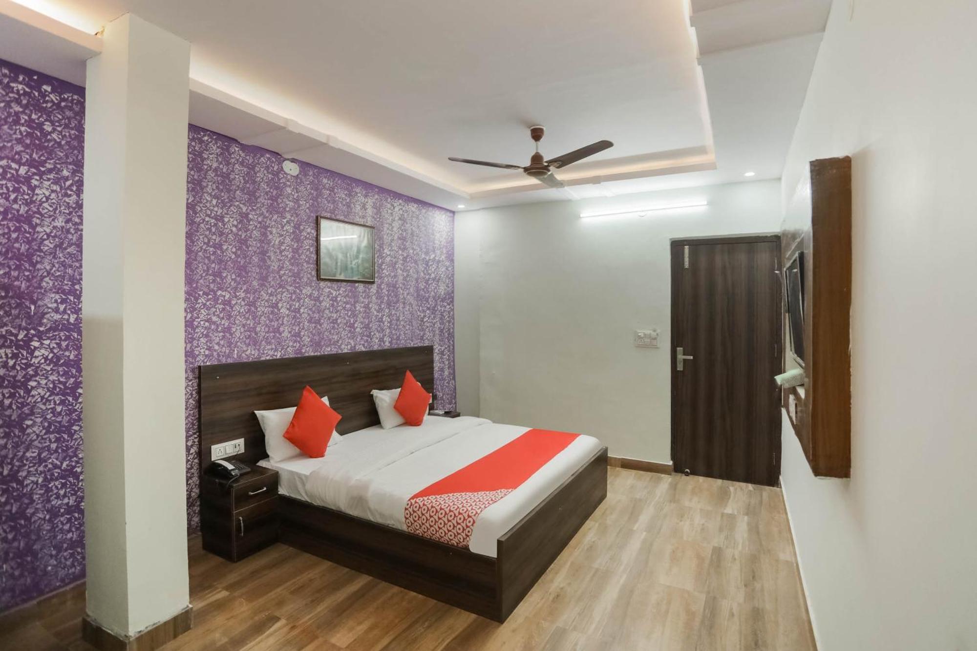 OYO 75701 Red Velvet Rooms&Banquet Faridabad Extérieur photo