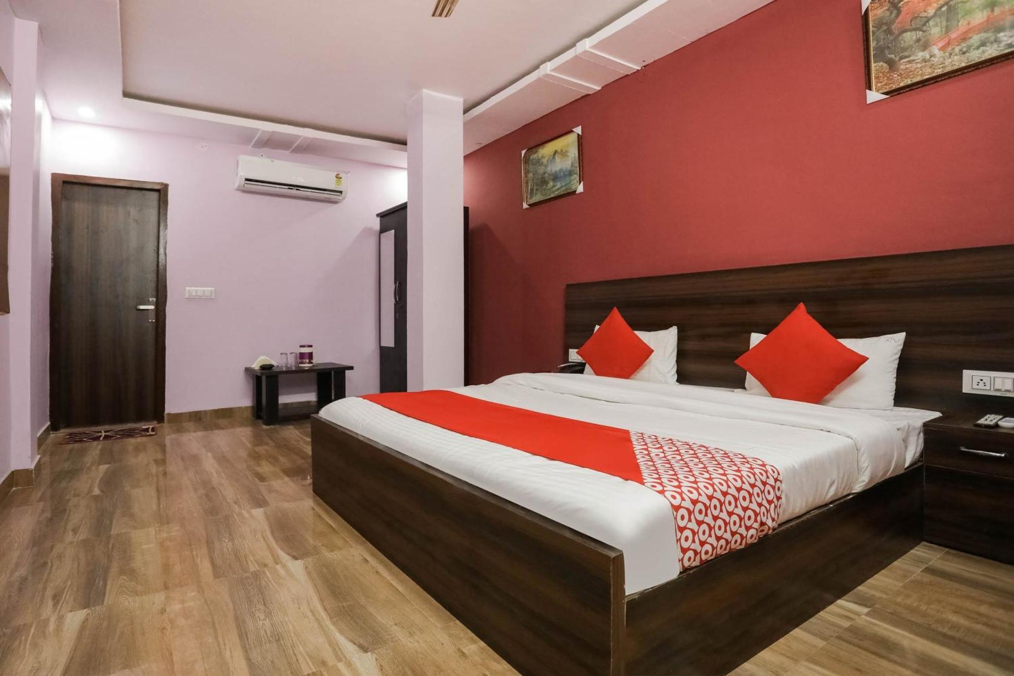 OYO 75701 Red Velvet Rooms&Banquet Faridabad Extérieur photo