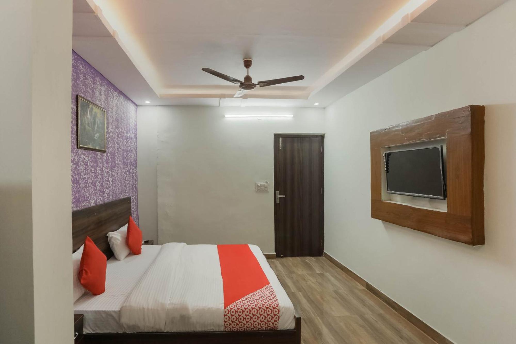 OYO 75701 Red Velvet Rooms&Banquet Faridabad Extérieur photo